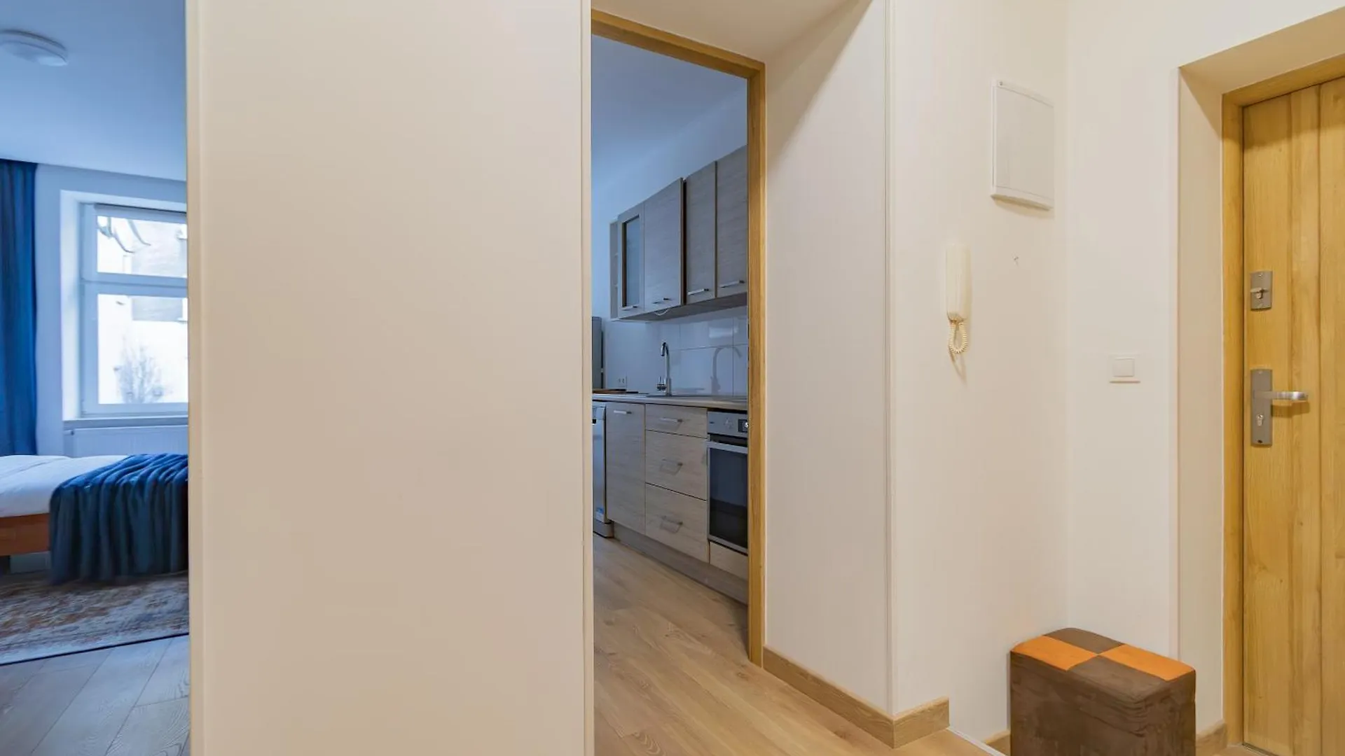 Glow Apartments - Apartament Retro Dolne Miasto Gdansk